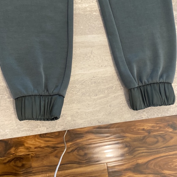 Express Casual 2-Piece Set, Size XXS fits like XS - Picture 11 of 14